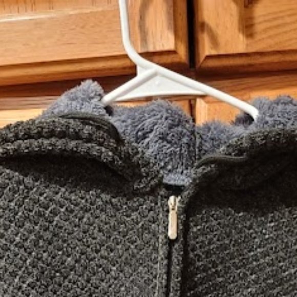 Zip Up Hood - Picture 3 of 4